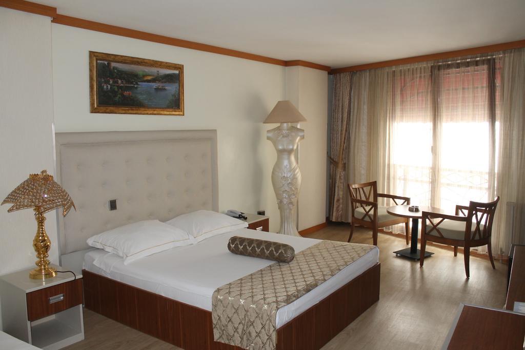 Galata Palace מלון 2*